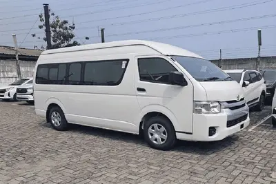 HiAce Commuter